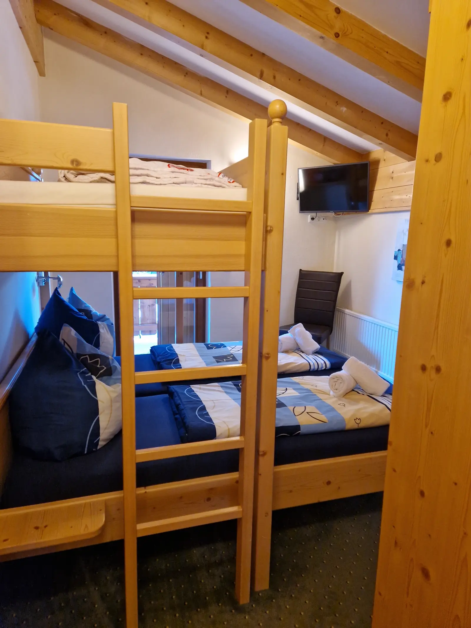 Almhaus Louise – Dreibettzimmer im Obergeschoss