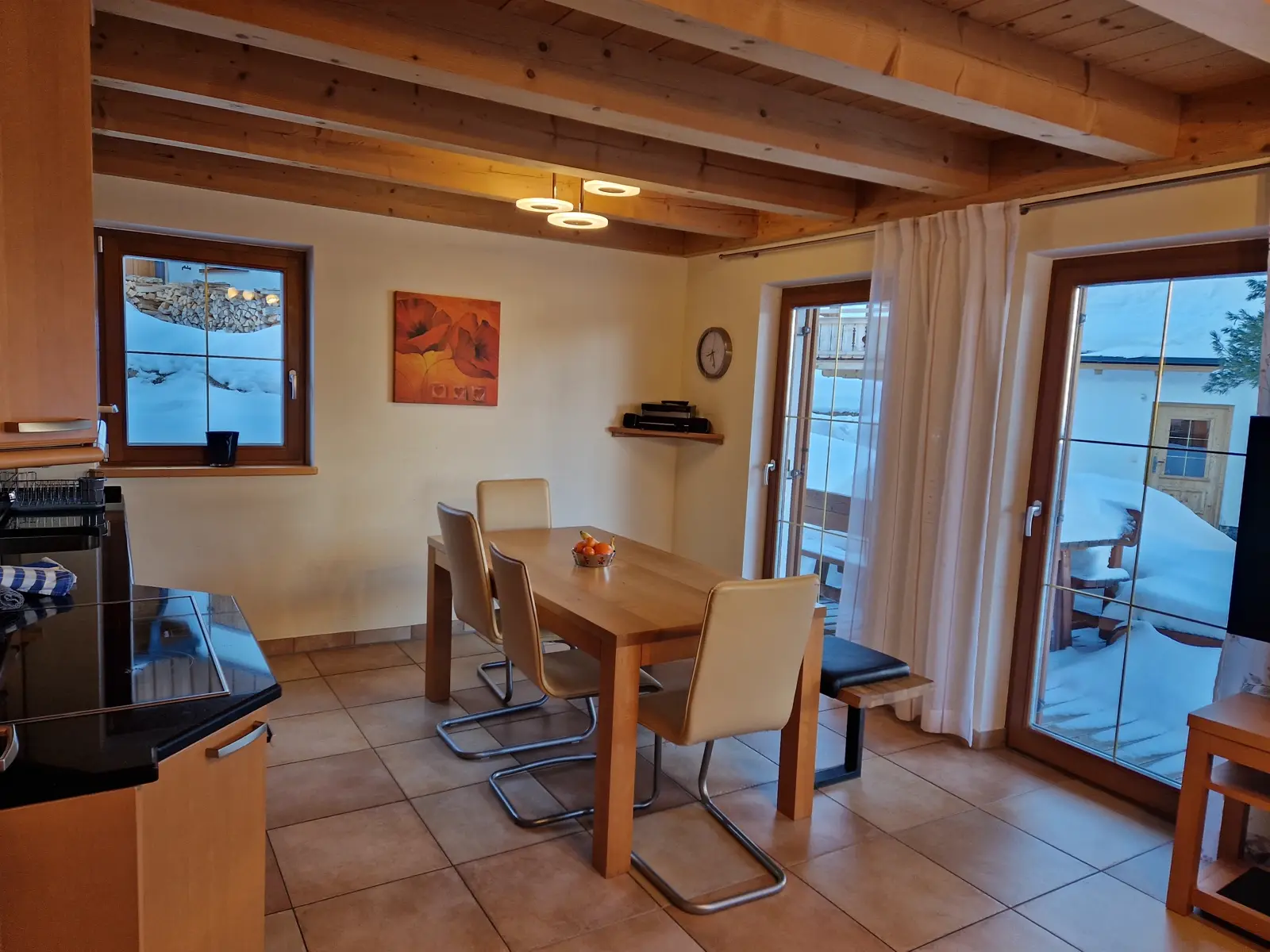 Almhaus Louise – Esstisch