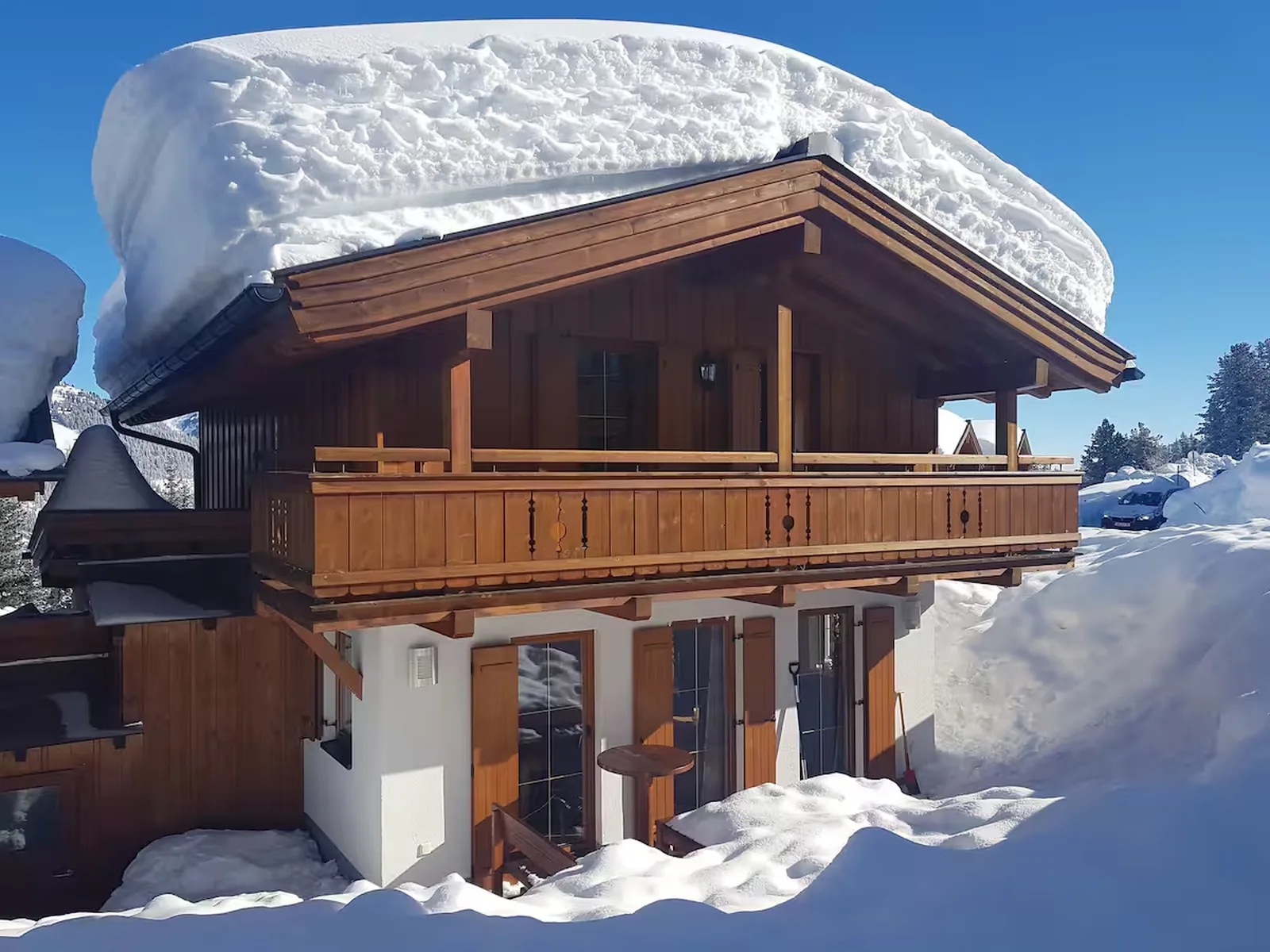 Almhaus Oscar – Die große Terrasse mit Blick nach Königsleiten.