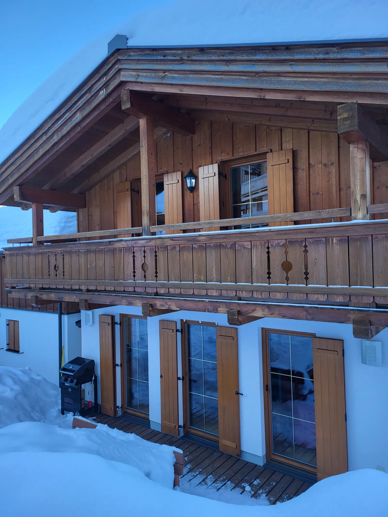 Almhaus Oscar – Das Haus im Winter mit viel Schnee