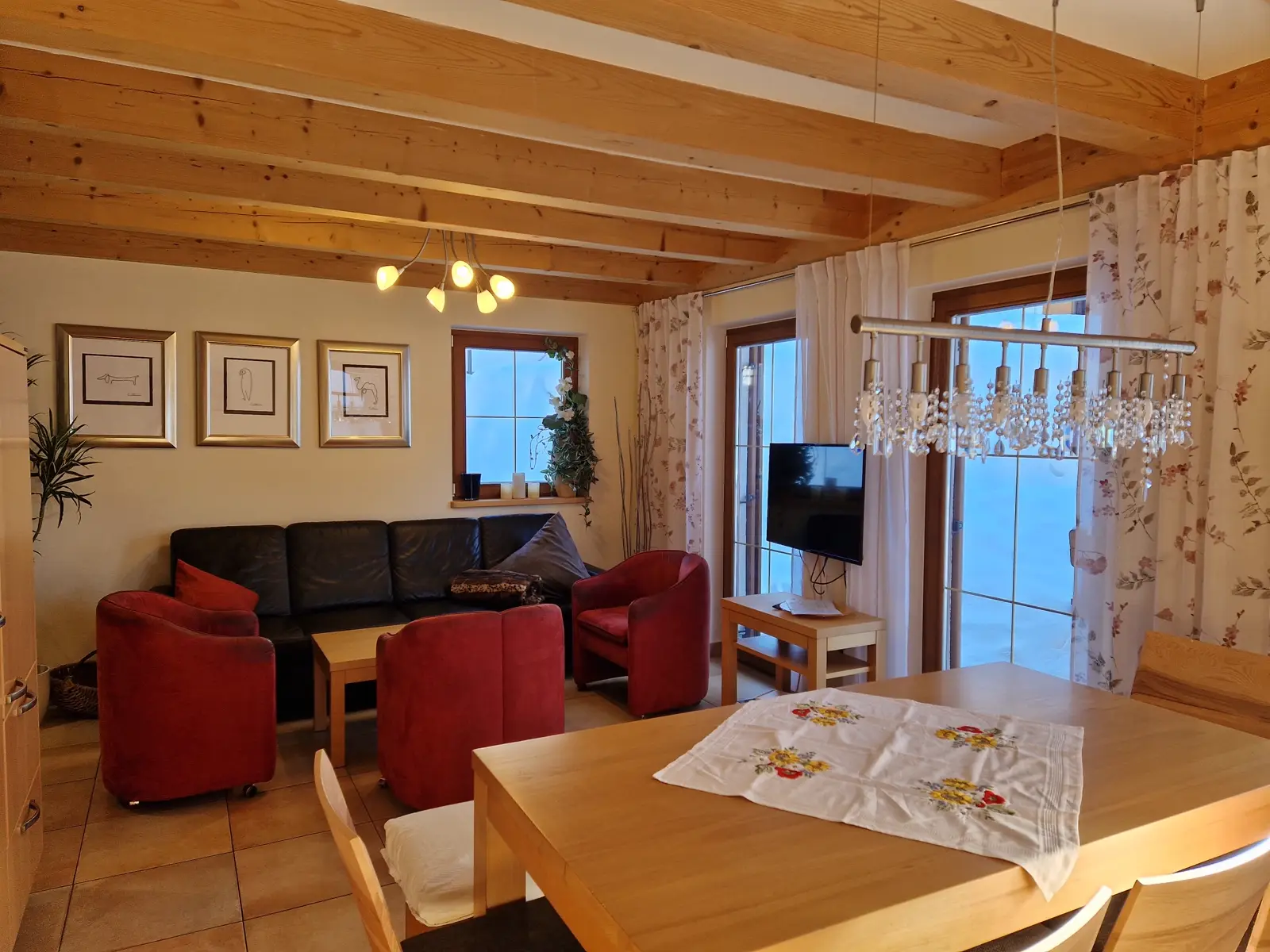 Almhaus Oscar – Wohnbereich mit Sitzecke